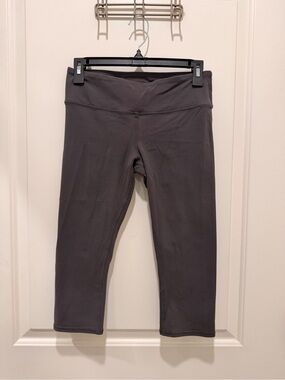 Alo Yoga Crop Leggings Size S Gray Yoga Fitness Pants
